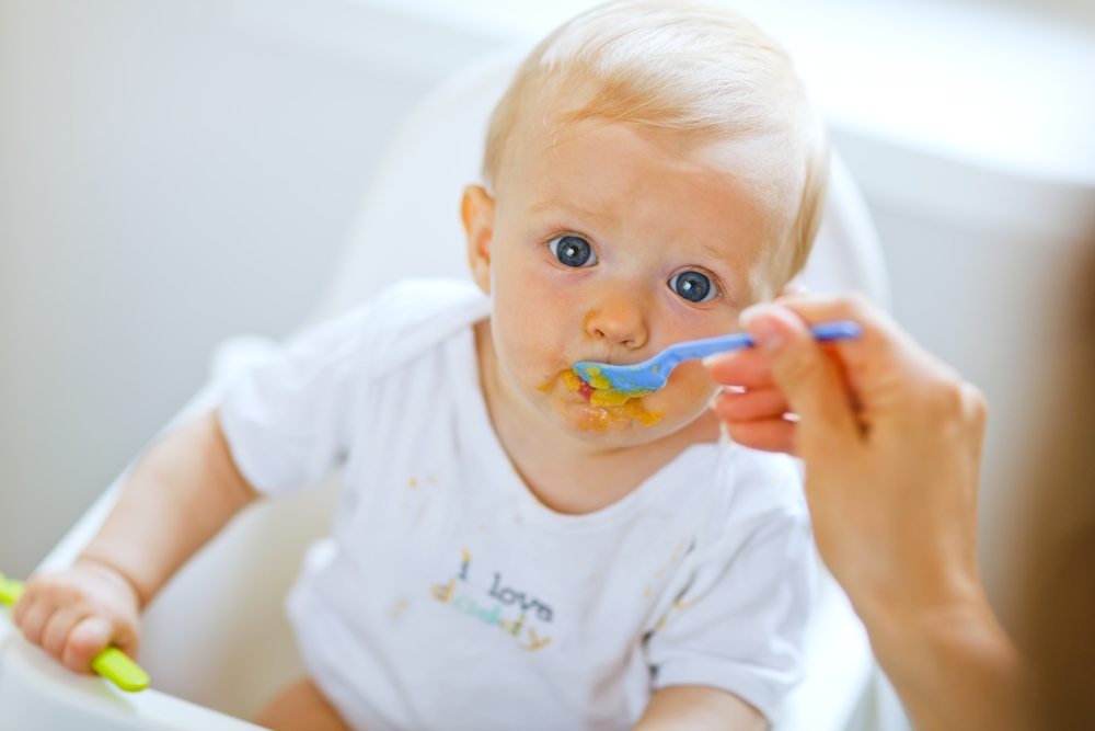 כבר מהרגע הראשון: יצירת הרגלי אכילה בריאים אצל תינוקות