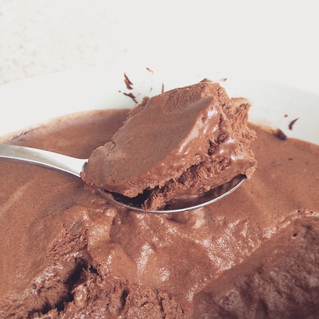 קינוח פרווה בטעם לא פרווה: מוס שוקולד טבעוני